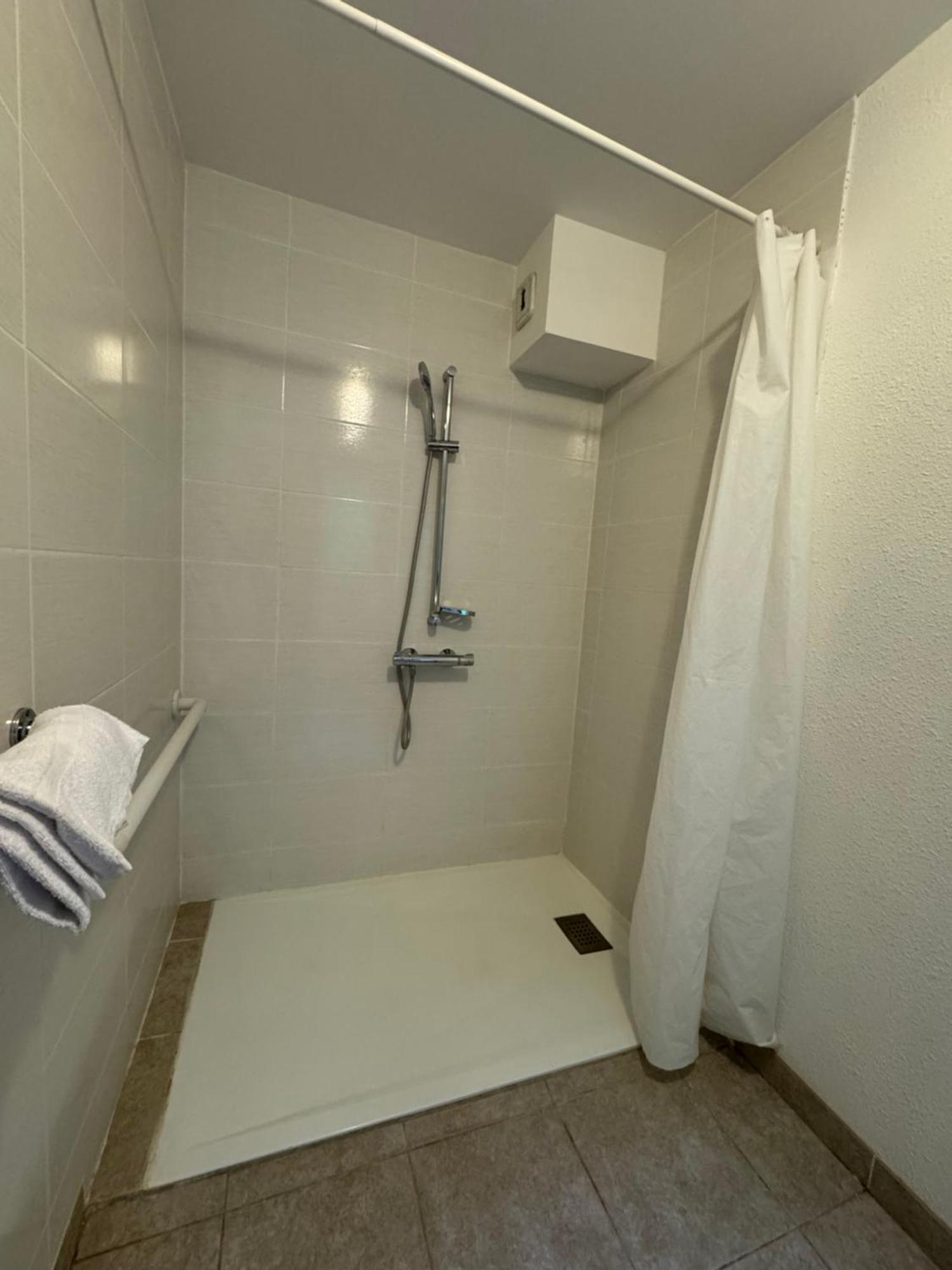 Symp'Hotel Nivolas-Vermelle المظهر الخارجي الصورة